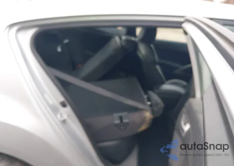 2013 Hyundai Veloster Turbo W/Black из США, поврежденный, VIN KMHTC6AE9DU142889